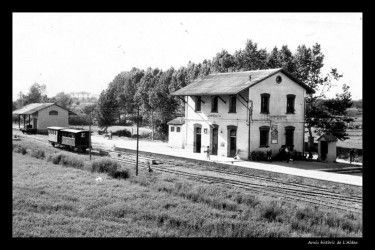 Amb el lema "El tren connecta. El tren fa país. No perdem el tren", el dilluns 23 de maig ha començat una caa de microfinançament per donar suport al documental "Desconnectats" dirigit i produït 